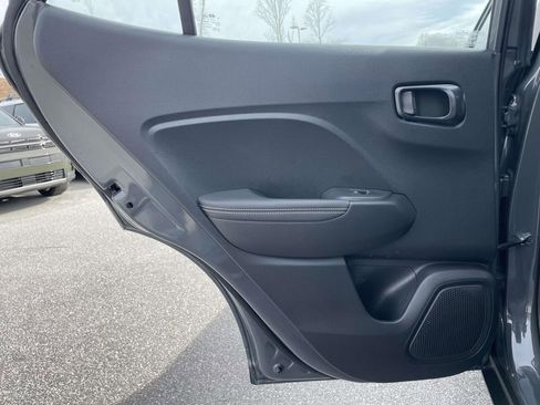 Certified 2024 Hyundai Venue Limited image 2