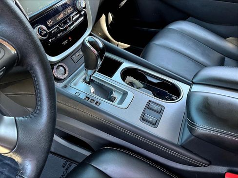 Certified 2022 Nissan Murano SV w/ SV Midnight Edition Package AWD/4WD image 18