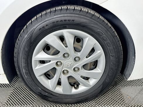 Used 2020 Hyundai Elantra SE w/ Cargo Package (C1) FWD image 29