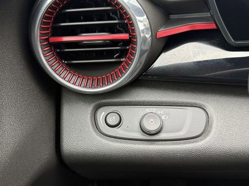 Used 2025 Chevrolet Trax RS w/ Driver Confidence Package image 17