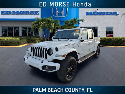 Used 2022 Jeep Gladiator Overland image 1