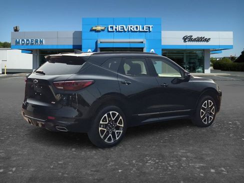 Certified 2025 Chevrolet Blazer RS FWD image 5