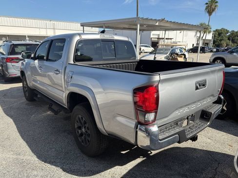 Used 2020 Toyota Tacoma SR5 RWD image 7