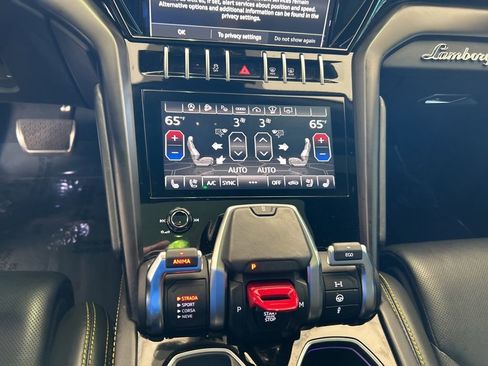 Used 2022 Lamborghini Urus image 55