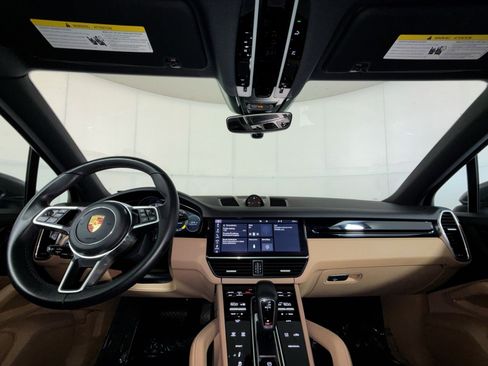 Used 2020 Porsche Cayenne AWD/4WD image 23
