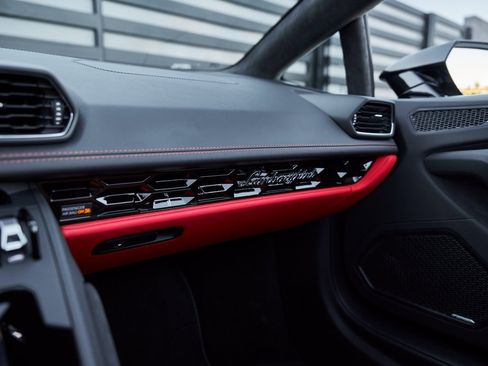 Used 2024 Lamborghini Huracan EVO image 63