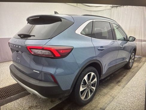 Used 2025 Ford Escape Platinum image 2