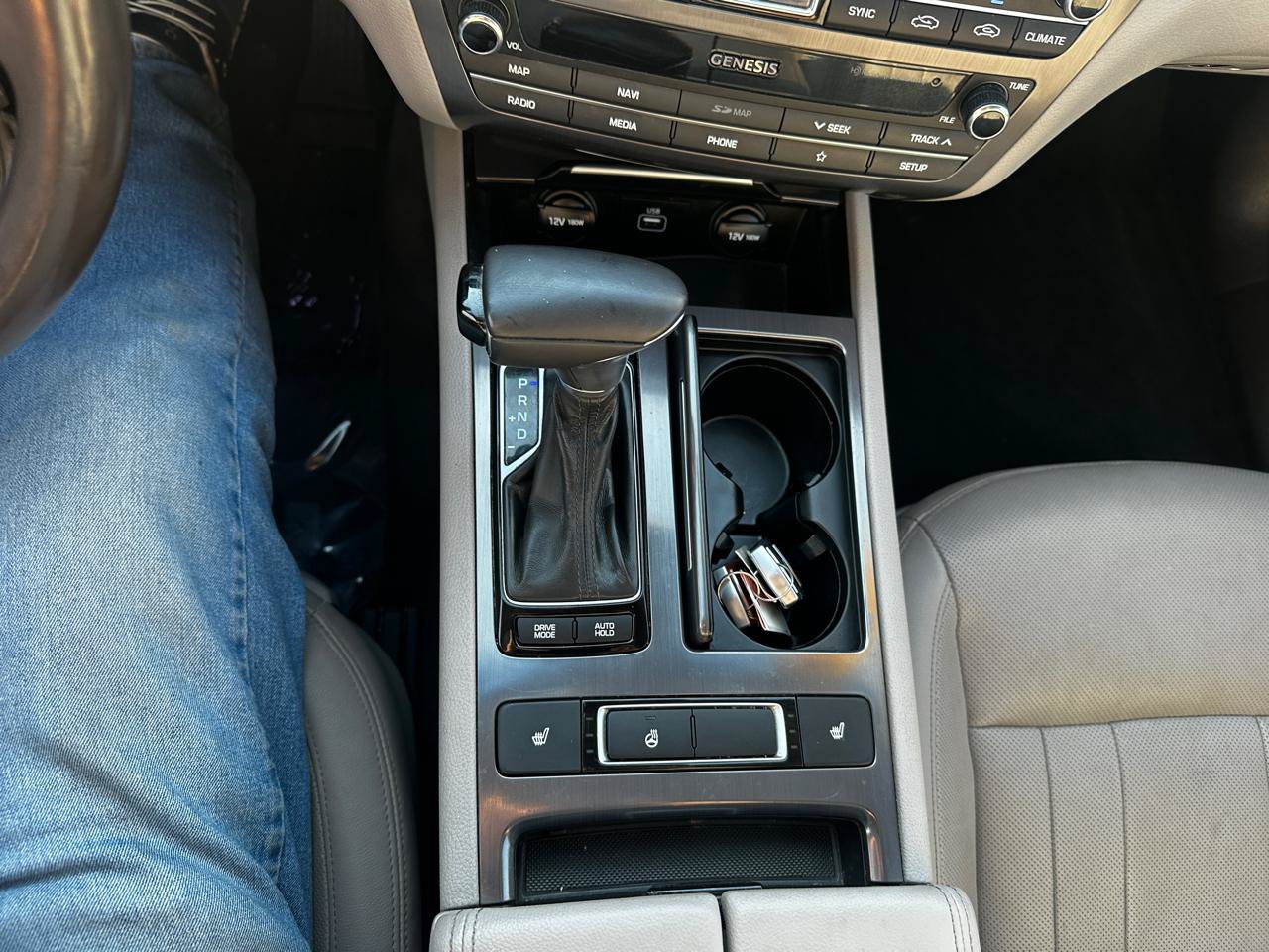 Used 2019 Genesis G80 3.8 AWD/4WD image 14