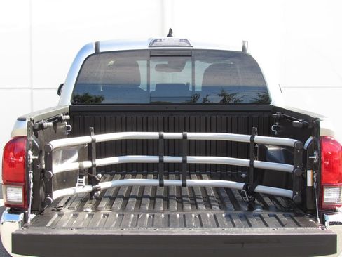 Certified 2022 Toyota Tacoma SR5 RWD image 8