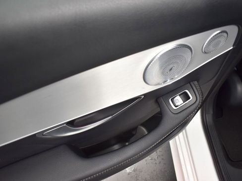 Used 2019 Mercedes-Benz C 300 Sedan image 14