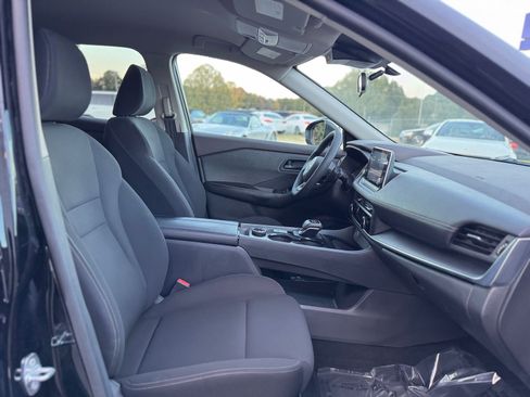 Used 2023 Nissan Rogue S image 20