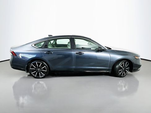 Used 2023 Honda Accord Touring image 8