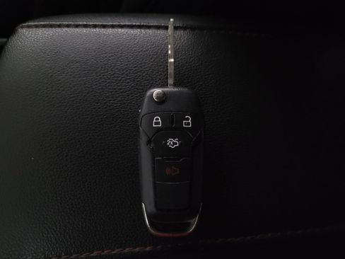 Used 2015 Ford Fusion SE w/ Equipment Group 201A image 32