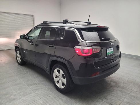 Used 2018 Jeep Compass Latitude FWD image 5