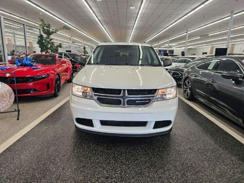 Used 2018 Dodge Journey SE image 2