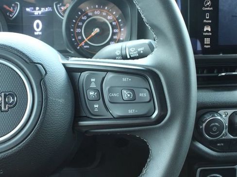 Used 2025 Jeep Wrangler Sport AWD/4WD image 22