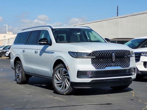 New 2026 Lincoln Navigator L Reserve AWD/4WD image 1