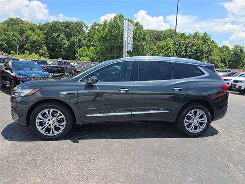 Used 2021 Buick Enclave Avenir w/ Avenir Technology Package FWD image 6