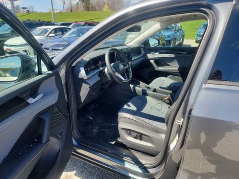 New 2026 Volkswagen Tiguan SE AWD/4WD image 9