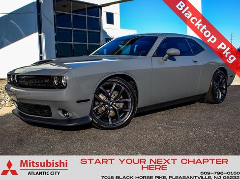 Used 2019 Dodge Challenger R/T w/ Blacktop Package image 1