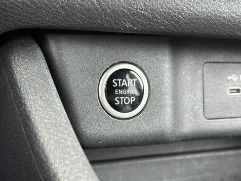 Certified 2023 Nissan Rogue SV image 25