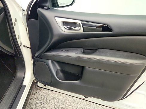 Used 2019 Nissan Pathfinder SV w/ SV All Weather Package AWD/4WD image 26