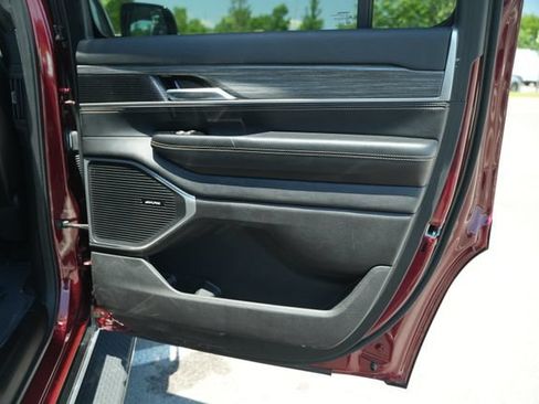 Used 2024 Jeep Wagoneer Series II w/ Flexible Seating Group AWD/4WD image 23