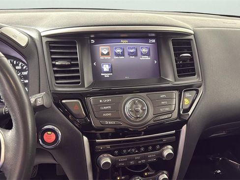 Used 2020 Nissan Pathfinder SV image 20