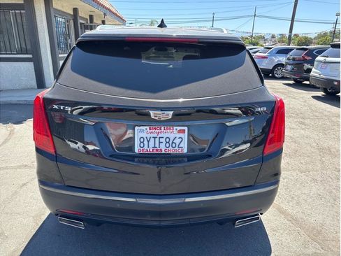 Used 2018 Cadillac XT5 Luxury w/ LPO, Black Ice Package FWD image 4