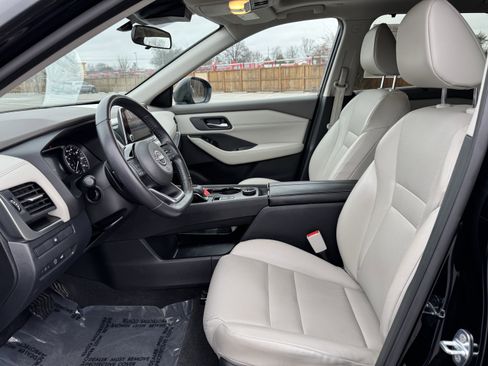 Used 2023 Nissan Rogue SV w/ SV Premium B Package image 24