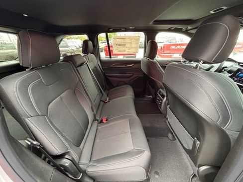 New 2026 Jeep Grand Cherokee Laredo X RWD image 10
