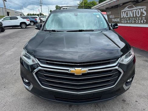 Used 2018 Chevrolet Traverse LT FWD image 2