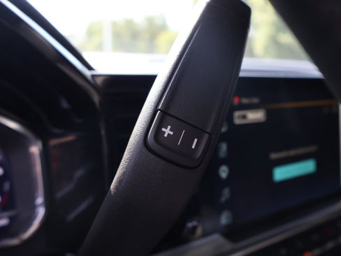 Used 2023 Chevrolet Silverado 1500 LT AWD/4WD image 38