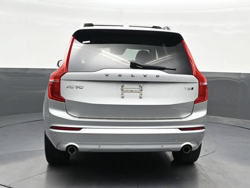 Used 2018 Volvo XC90 T5 Momentum w/ Convenience Package AWD/4WD image 4