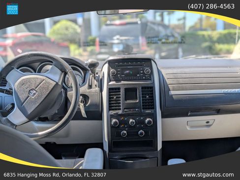 Used 2009 Dodge Grand Caravan SXT FWD image 13