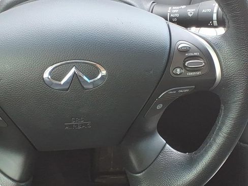 Used 2018 INFINITI Q70 Luxe w/ Proactive Package RWD image 11