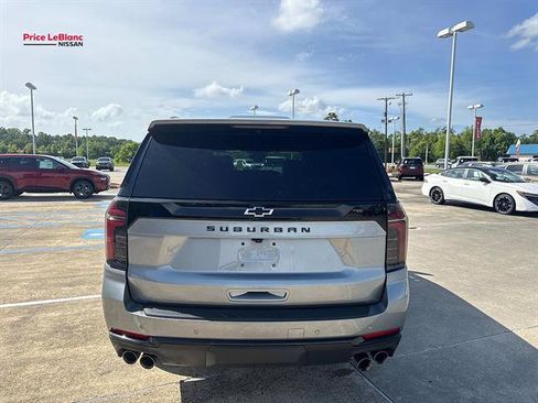 Used 2025 Chevrolet Suburban Z71 AWD/4WD image 6