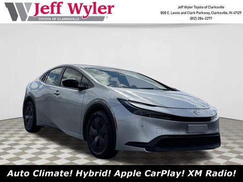 Used 2024 Toyota Prius LE image 1