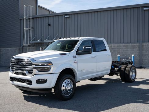 New 2026 RAM 4500 Tradesman w/ Laramie Trim Package image 3