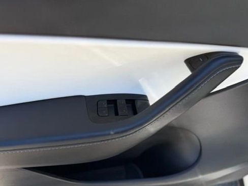 Used 2020 Tesla Model Y Long Range AWD/4WD image 17