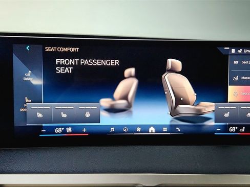 Used 2025 BMW iX xDrive50 image 41