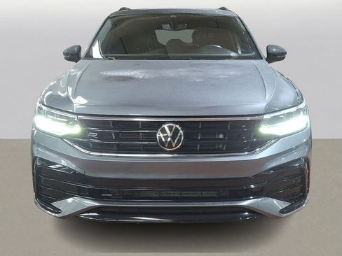 Used 2023 Volkswagen Tiguan SE R-Line image 2
