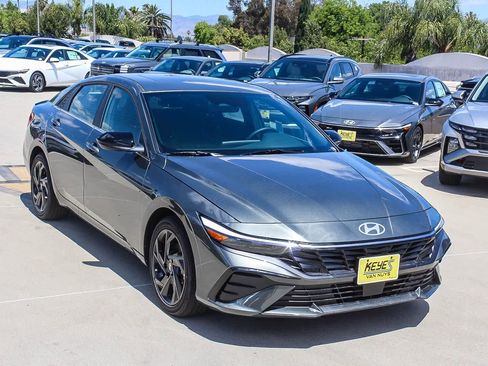 New 2026 Hyundai Elantra SEL Sport Premium FWD image 3