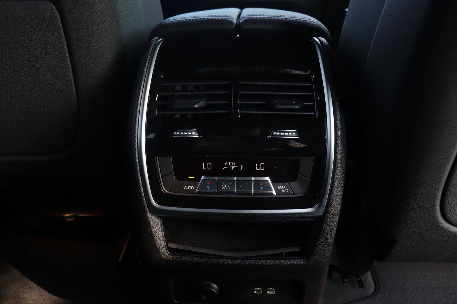 Used 2026 BMW X7 xDrive40i AWD/4WD image 24