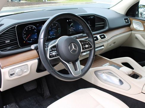 Certified 2022 Mercedes-Benz GLE 350 4MATIC w/ Premium Package image 4