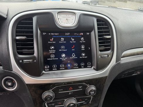 Used 2019 Chrysler 300 Limited image 12
