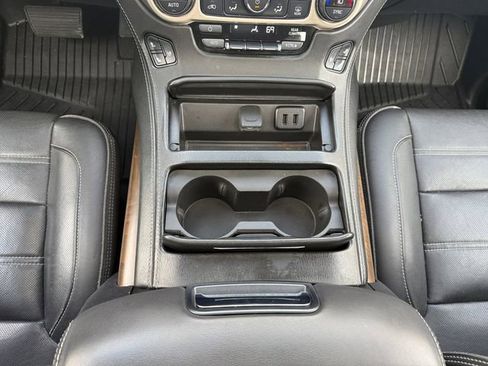 Used 2019 GMC Yukon XL Denali w/ Denali Ultimate Package AWD/4WD image 11