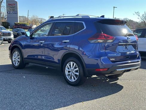 Used 2020 Nissan Rogue SV image 22