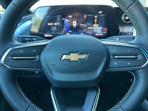 New 2026 Chevrolet Equinox EV LT image 30