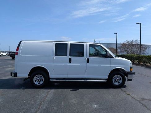 Used 2024 GMC Savana 2500 w/ Driver Convenience Package image 2